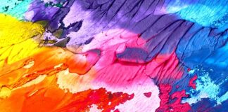 Jak powiesić 3 obrazy na ścianie?