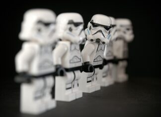 Kiedy policjant może uderzać? Kiedy policjant może uderzać?